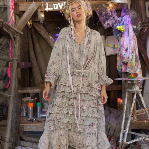 🪻NWT MAGNOLIA PEARL Ainsley Gown🪻 - Picture 5 of 16